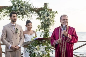 Melek Mosso evlendi