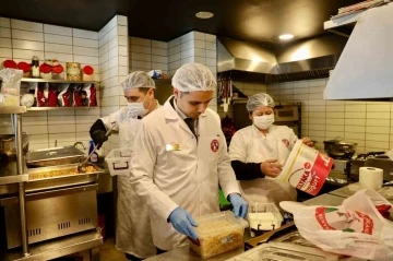 Menteşe Belediyesi’nden Kötekli’de depremzedelere 3 öğün yemek
