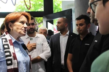 Meral Akşener Bandırma’da esnafı ziyaret etti
