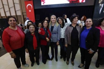 Merkezefendi Belediye Başkanı Şeniz Doğan, Sivil Toplum Kuruluşları ile 8 Mart Dünya Emekçi Kadınlar Günü'nü Kutladı