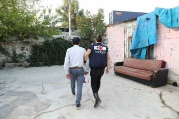 Mersin’de dublörlü dolandırıcılık çetesine operasyon: 21 gözaltı
