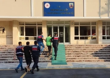 Mersin'de FETÖ ve uyuşturucu suçundan kesinleşmiş hapis cezası olan firariler yakalandı