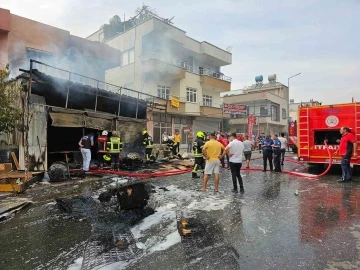 Mersin’de mobilya atölyesinde çıkan yangın hasara yol açtı
