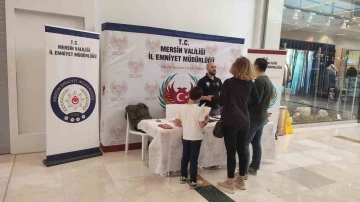 Mersin’de vatandaşlar teröre karşı bilgilendiriliyor
