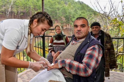 Mersin’de yaş almış vatandaşları unutulmuyor
