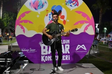 Mersin’de yaz akşamlarının keyfi akustik konserlerde çıkıyor
