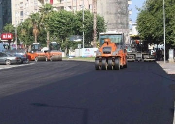 Mersin’de yol çalışmaları devam ediyor
