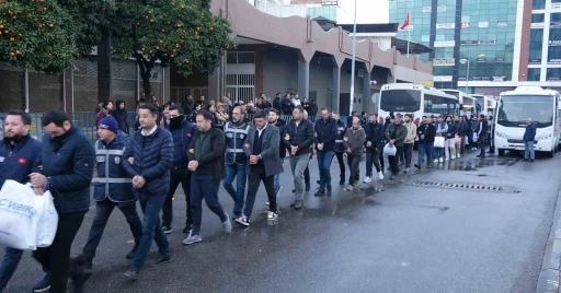 Mersin’deki rüşvet operasyonu zanlıları adliyeye sevk edildi
