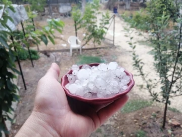 Mersin’in yüksek kesimlerinde dolu etkili oldu
