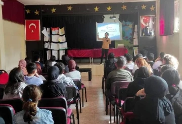 Mersin İŞKUR öğrencilere meslek seçimini anlattı