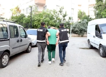 Mersin merkezli 5 ilde suç örgütü operasyonu: 25 gözaltı (2)