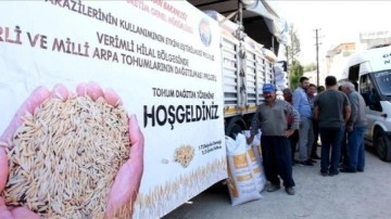 Mersin'de çiftçilere 43 ton yerli ve milli arpa tohumu dağıtımına başlandı