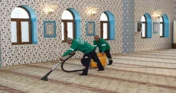Mersin’de ibadethaneler temizleniyor