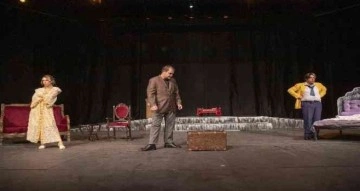 Mersin’de Şehir Tiyatrosu, perdelerini açıyor