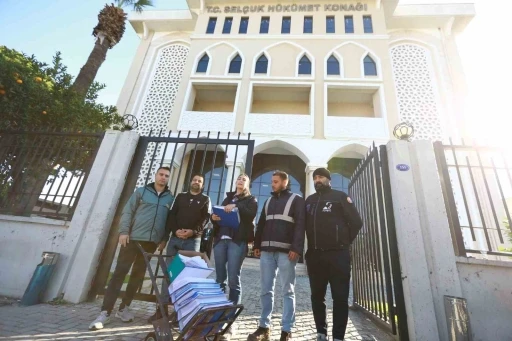 Meryem Ana Evi otoparkı için toplanan imzalar teslim edildi
