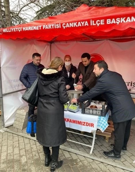 MHP Çankaya İlçe Başkanlığı’ndan vatandaşlara çorba ikramı
