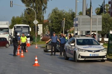 Midibüs ile otomobil çarpıştı; 12 yaralı