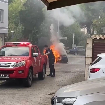 Milas’ta otomobil alev topuna döndü
