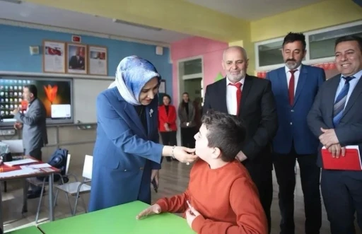 Milli Eğitim Müdürü Özbek’ten özel çocuklara özel ilgi
