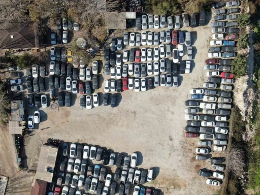 Milli servet otoparklarda çürümeye terk edildi, aralarında 21 yıldır bekleyen var
