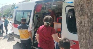 Minibüs ile motosiklet çarpıştı: 1 yaralı