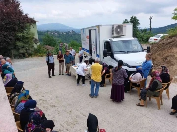 Mobil sağlık aracı, vatandaşlara kapıda hizmet veriyor
