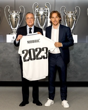Modric, 1 yıl daha Real Madrid’de
