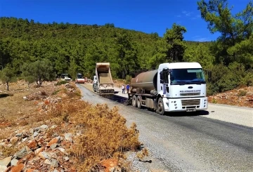 Muğla Büyükşehir Belediyesi Bodrum’da yol çalışmalarına devam ediyor
