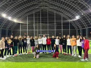 Muğla’nın U16 kızları Hokey takımı ilk maçını kazandı
