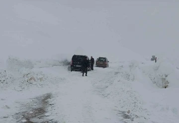 Muş’ta 18 araç içerisinde 53 kişi mahsur kaldı
