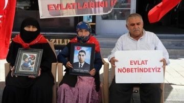 Muşlu aileler, DEM Parti binası önündeki "evlat nöbeti"ni sürdürüyor