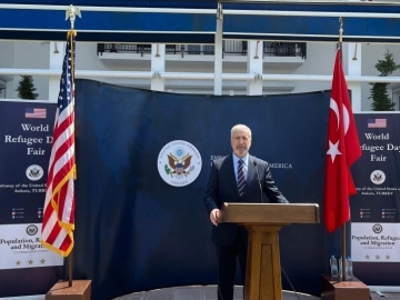 Mustafa Tohumcu ABD Büyükelçiliği konutunda “Mülteciler” ile ilgili konuşma yaptı
