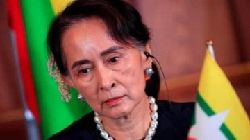 Myanmar&rsquo;ın devrik lideri Suu Çii'ye 3 yıl hapis cezası verildi