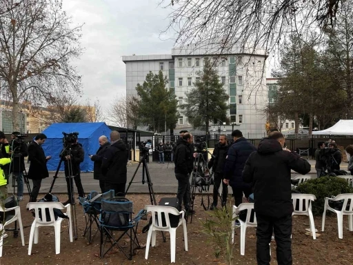 Narin Güran cinayeti davasında ikinci duruşmaya basın mensuplarından yoğun ilgi
