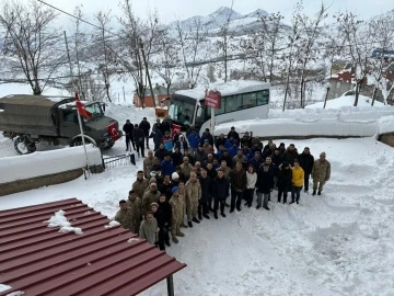 Nazımiye ilçesinde depremzedeler için örnek dayanışma
