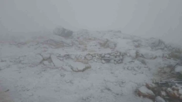 Nemrut Dağı’nda kar yağışı başladı
