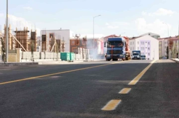 Nevşehir’de mahalle ve sokaklarda yol çizgi çalışması yapılıyor
