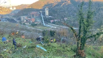 Öğrenci servisi 100 metreden uçuruma yuvarlandı: 1 ölü, 18 yaralı
