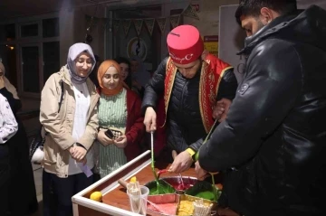 Öğrencilere Osmanlı macunu ikram edildi
