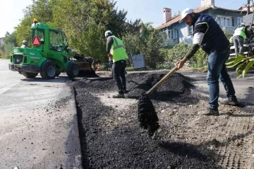 Okmeydanı Mahallesi’nde sıfır asfalt imalat çalışması
