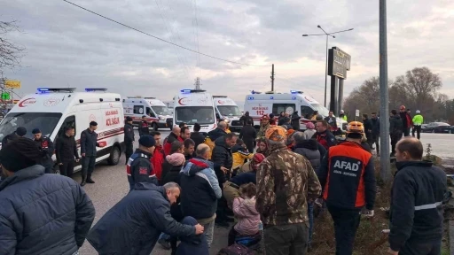 Okul servisi ile tır çarpıştı... 8 öğrencinin durumu ağır ağır
