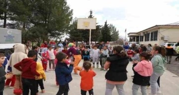 Ordu Büyükşehir Belediyesi, depremzede çocukları unutmuyor