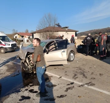 Ordu’da iki otomobil kafa kafaya çarpıştı: 2 ölü, 2 yaralı
