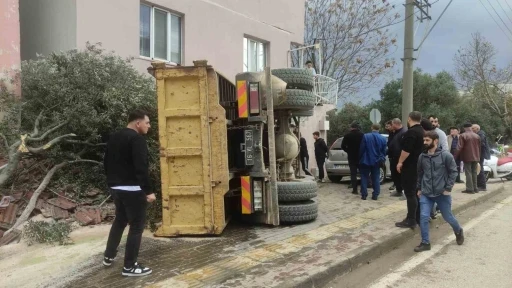 Orhangazi Belediyesine ait kamyon dehşet saçtı
