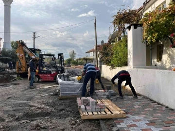 Ortaca’nın mahalle yollarına kilitli parke
