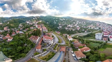 Ortamahalle’nin gündüzü ayrı gecesi ayrı güzel
