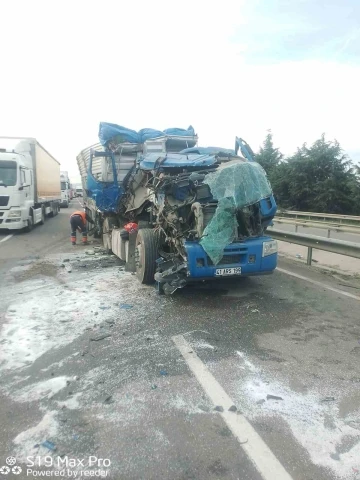 Osmaneli’nde tır kaza yaptı, sürücüsü yaralandı
