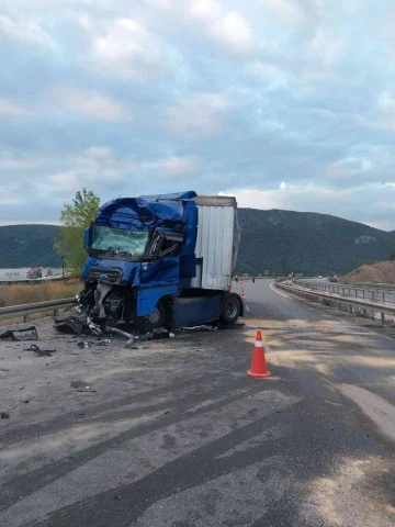 Osmaneli’nde tırlar çarpıştı: 1 ölü
