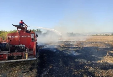 Osmaniye’de çıkan anız büyümeden söndürüldü
