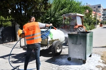 Osmaniye’de çöp konteynerleri dezenfekte ediliyor